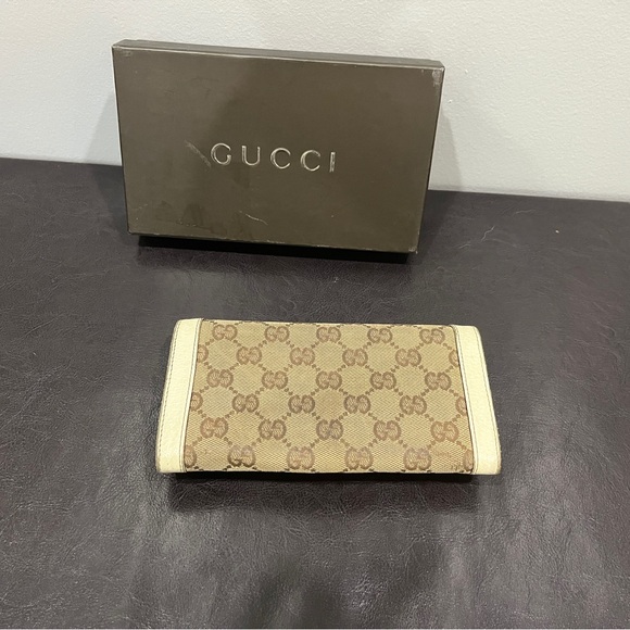 Authentic Gucci Wallet - Picture 3 of 9
